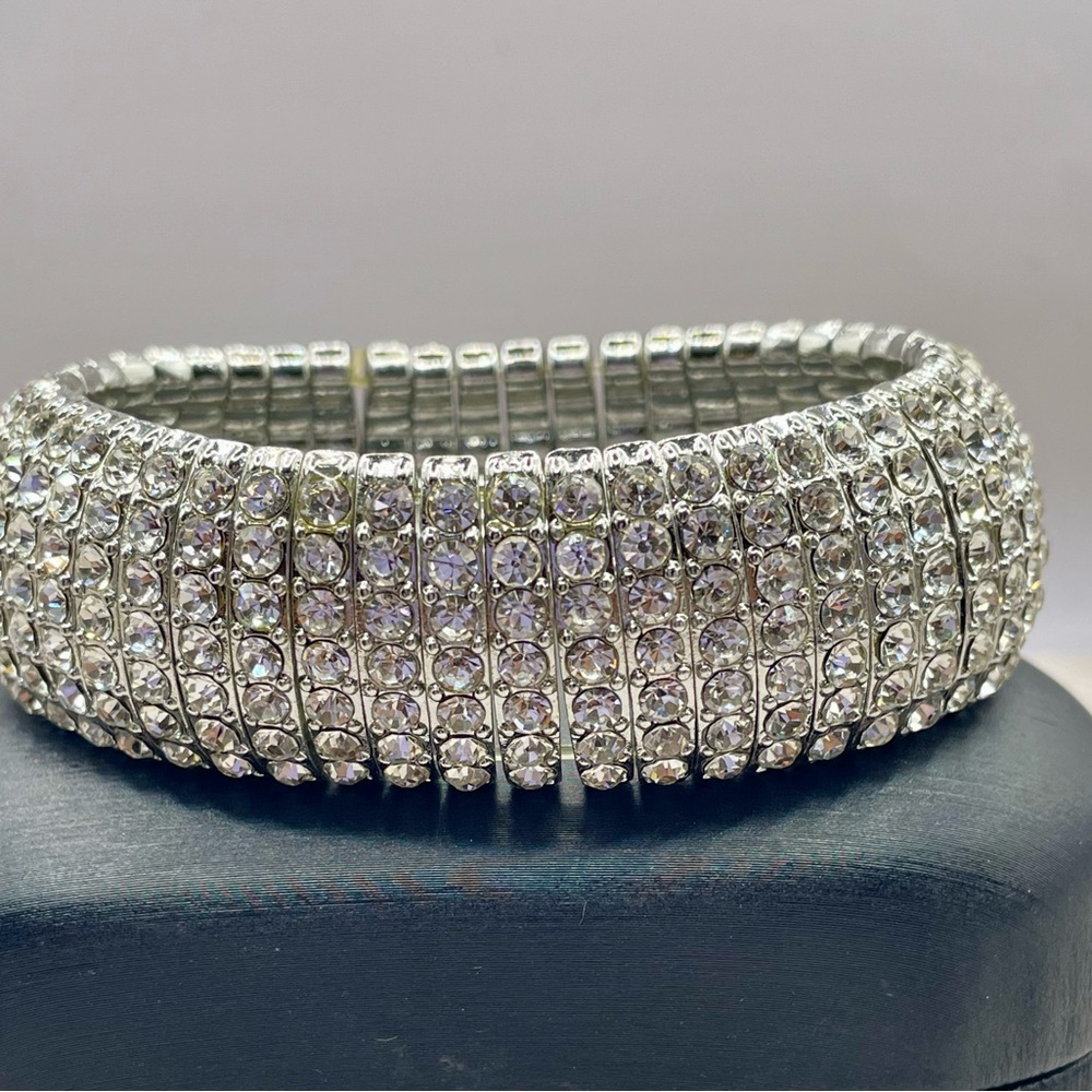 7 row Wide Crystal Rhinestone Stretch Bracelet. Silver Tone. 7 inches